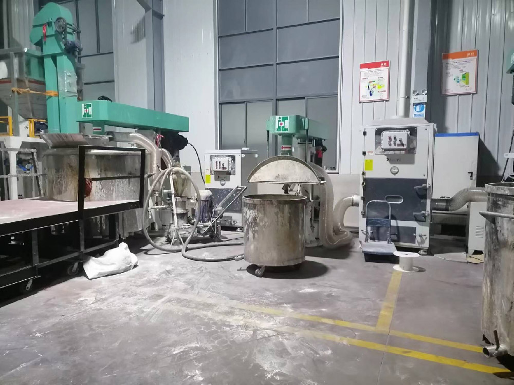 除尘器配套化工质料搅拌扬尘